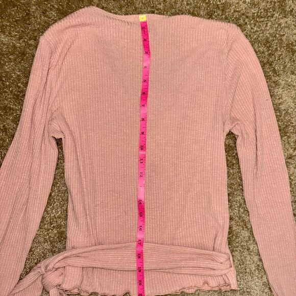 Abercrombie & Fitch ballet wrap sweater in a soft pink hue! Size L - Picture 12 of 12